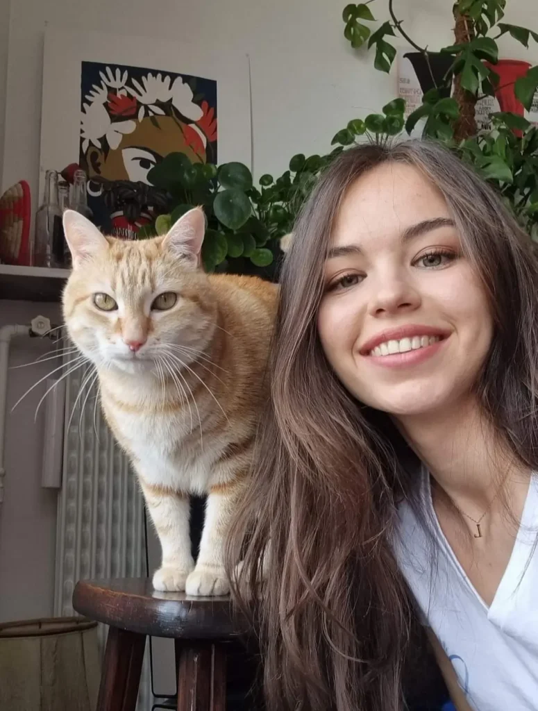 photo de profil de lisa et de son chat